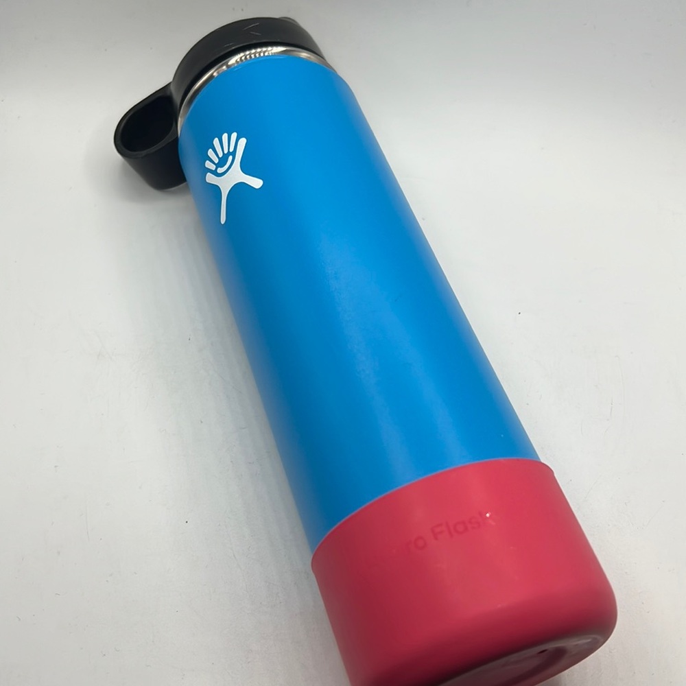 HydroFlask Blue 20oz